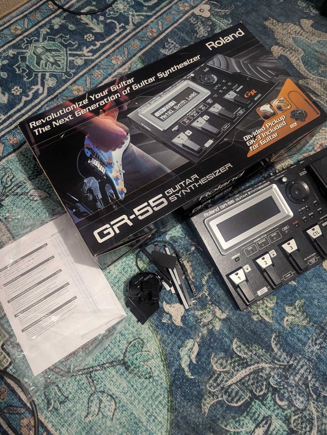 Roland GR55 midi/synth guitar unit with gk pickup and cable