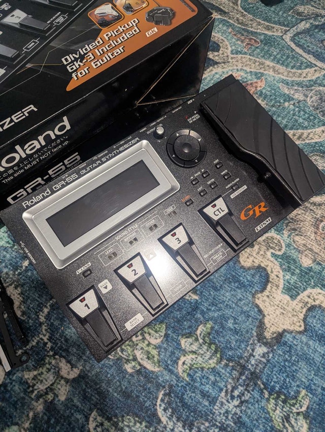 Roland GR55 midi/synth guitar unit with gk pickup and cable - photo 2