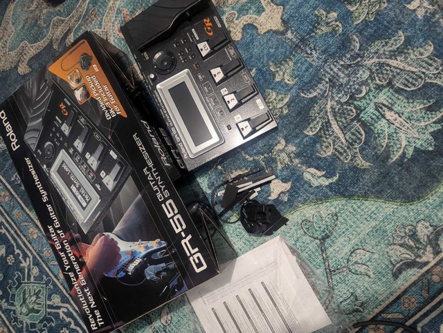 Roland GR55 midi/synth guitar unit with gk pickup and cable - photo 3