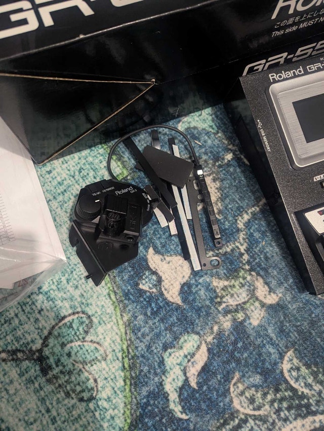 Roland GR55 midi/synth guitar unit with gk pickup and cable - photo 4