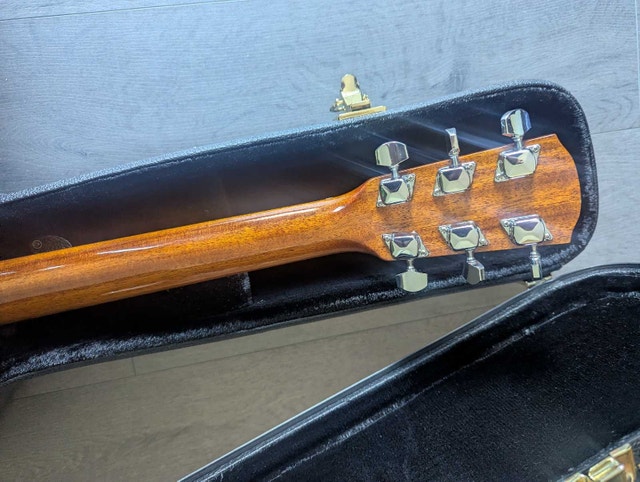 Alvarez acoustic guitar with hard case in great condition - photo 5