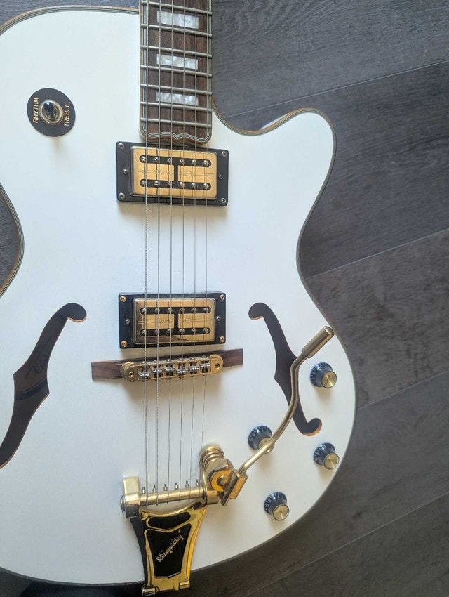 Beautiful Epiphone Swingster Royale guitar in Pearl white finish - photo 3