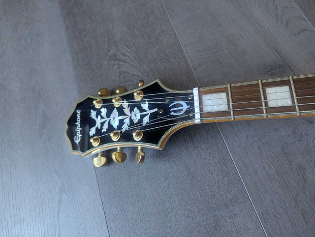 Beautiful Epiphone Swingster Royale guitar in Pearl white finish - photo 5