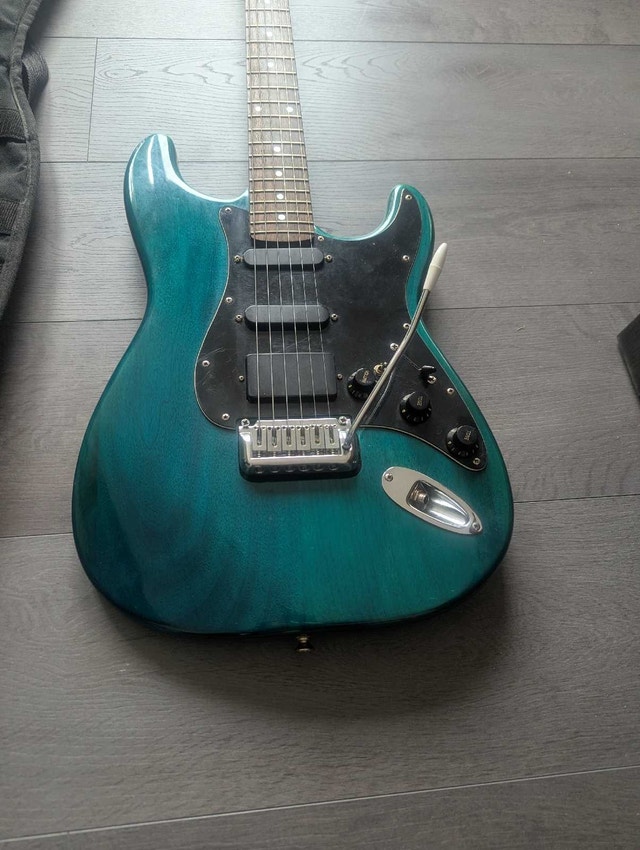 Cort Super Strat guitar with higher end features - photo 2