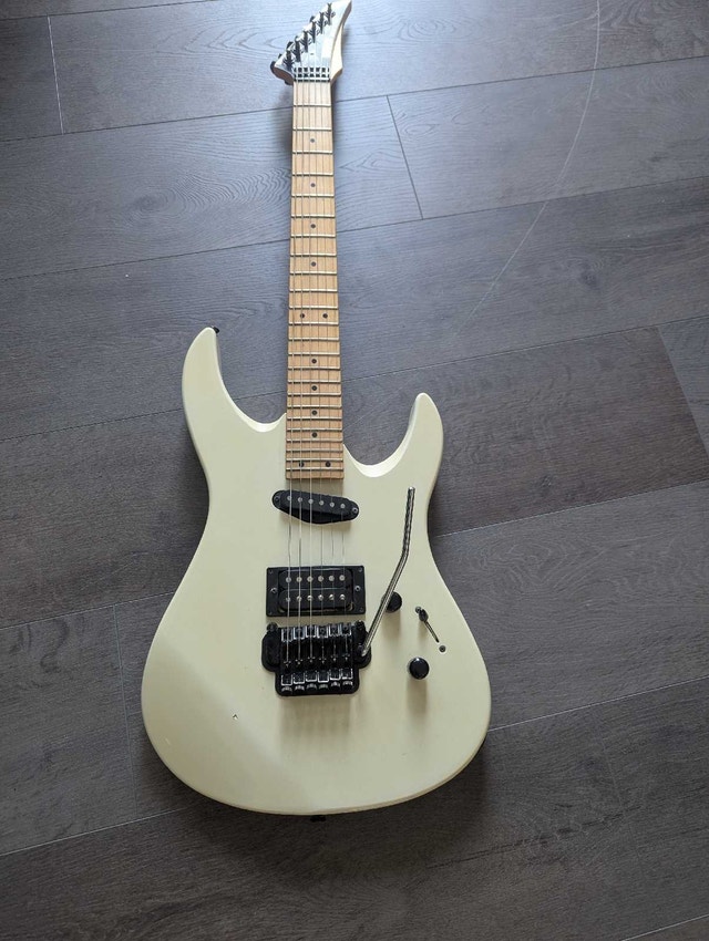 Vintage Yamaha rgx211 model Superstrat guitar - photo 2