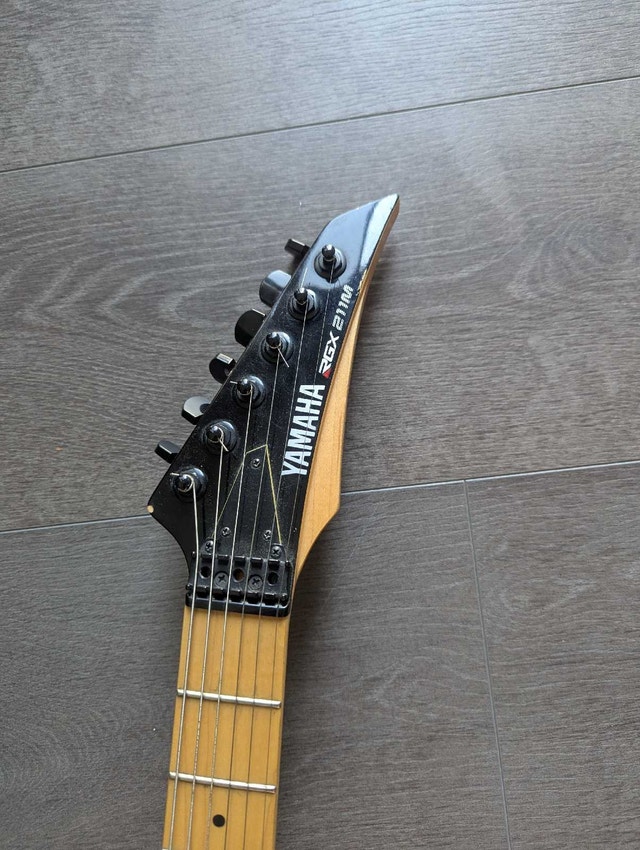 Vintage Yamaha rgx211 model Superstrat guitar - photo 3