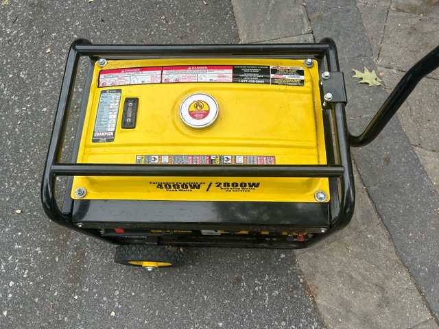 Champion 4000W/2800W Generator - photo 3