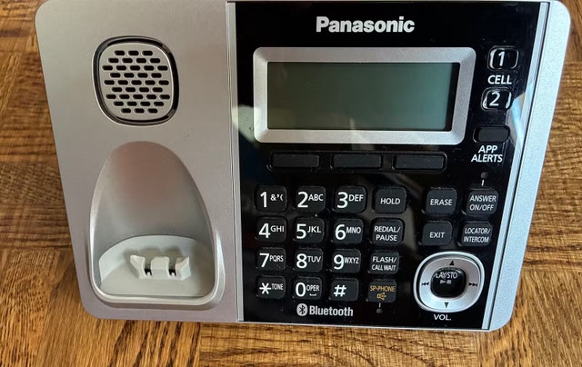 Panasonic KX-TGF370C Cordless Phone System - photo 2