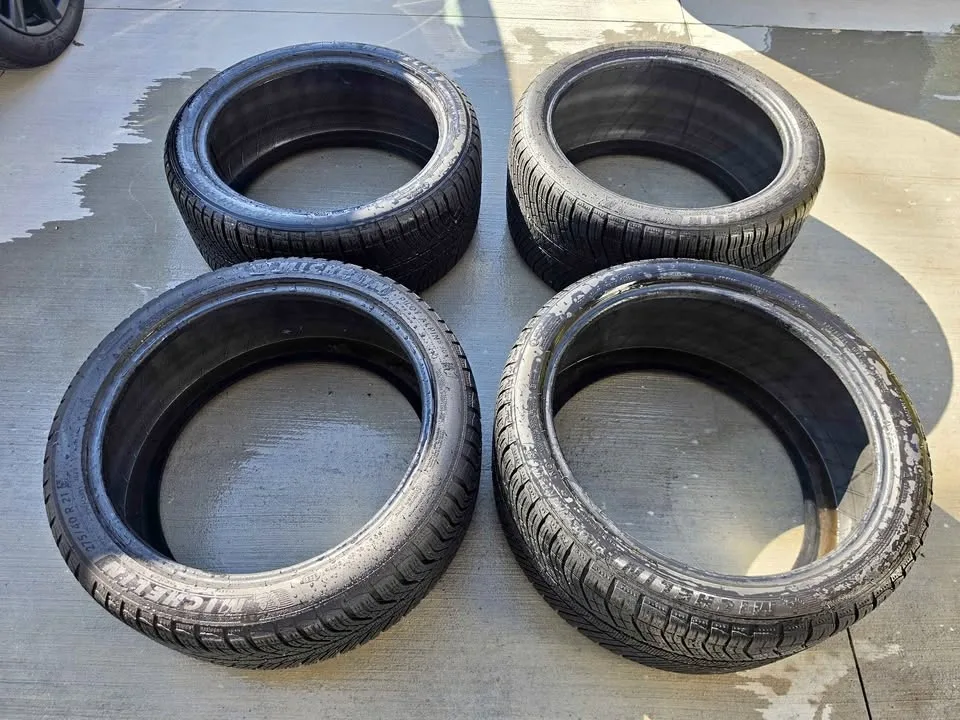 Porsche Cayenne 21" Winter Tires (Michelin Pilot Alpin 5 SUV)