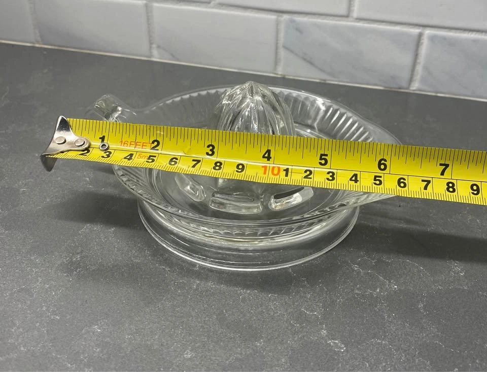 Vintage Clear Glass Manual Juicer - photo 5