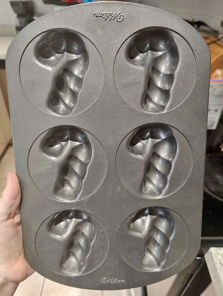 Wilton Candy Cane Doughnut Pan