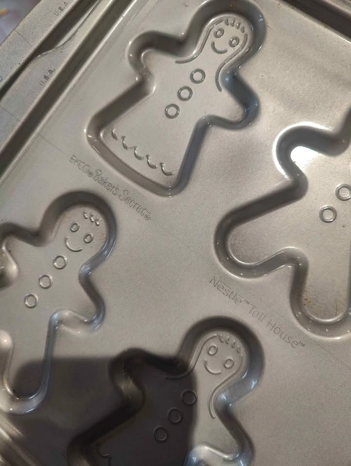 EKCO Baker's Secret Gingerbread Cookie Pan - photo 3