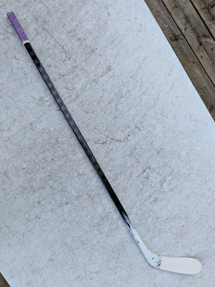 Pro Stock Blackout stick (shoots left)