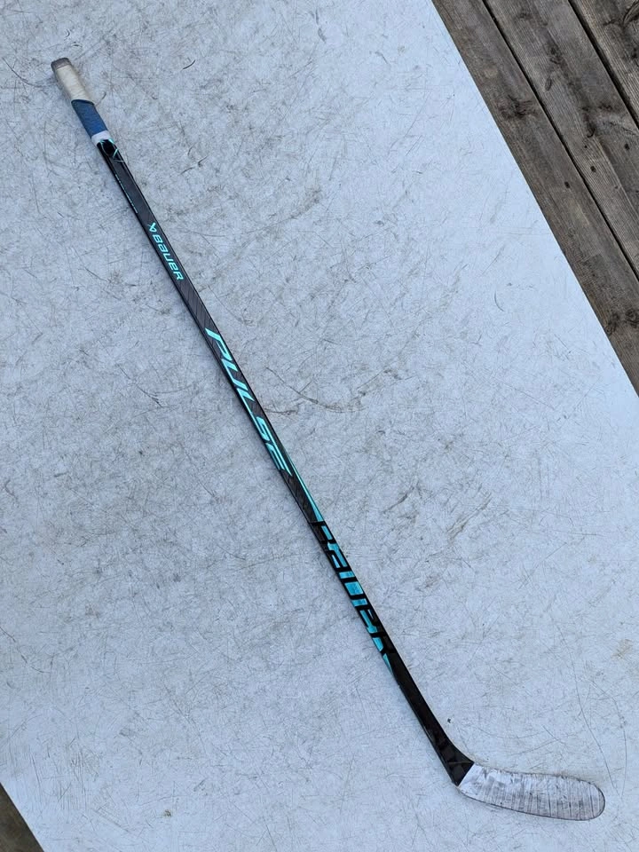 Bauer Pulse Junior Hockey Stick (shoots left)