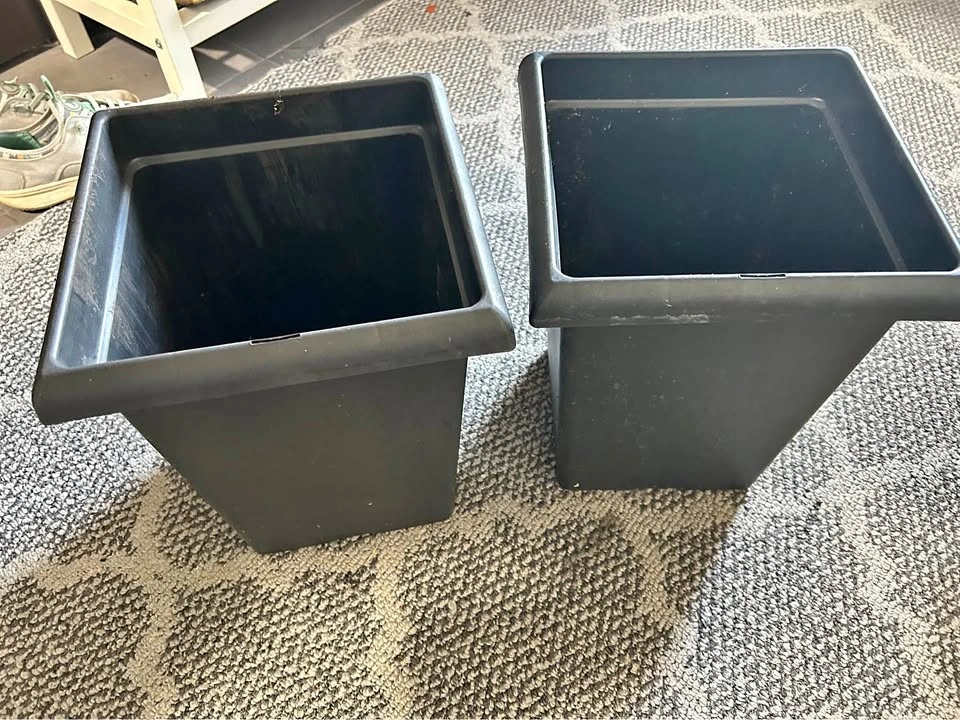 10x10x12” Set of 2 Black Plastic Square Planters