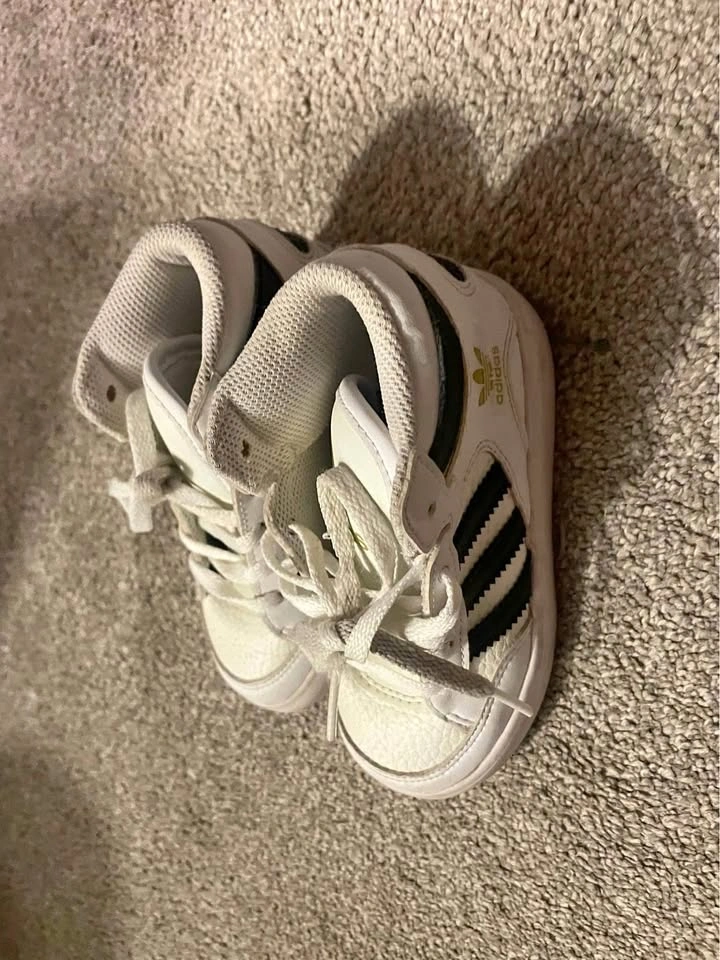 Adorable toddler size 8 Adidas high top shoes