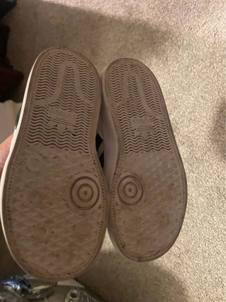 Adorable toddler size 8 Adidas high top shoes - photo 2