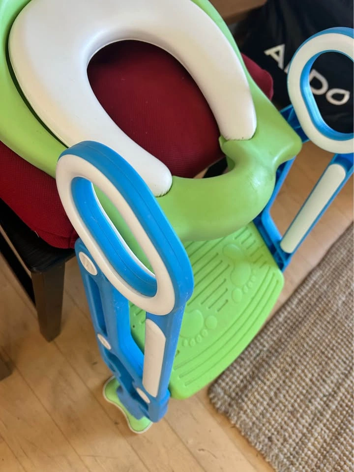 Toddler Potty Training Seat with Step Stool Ladder - photo 2