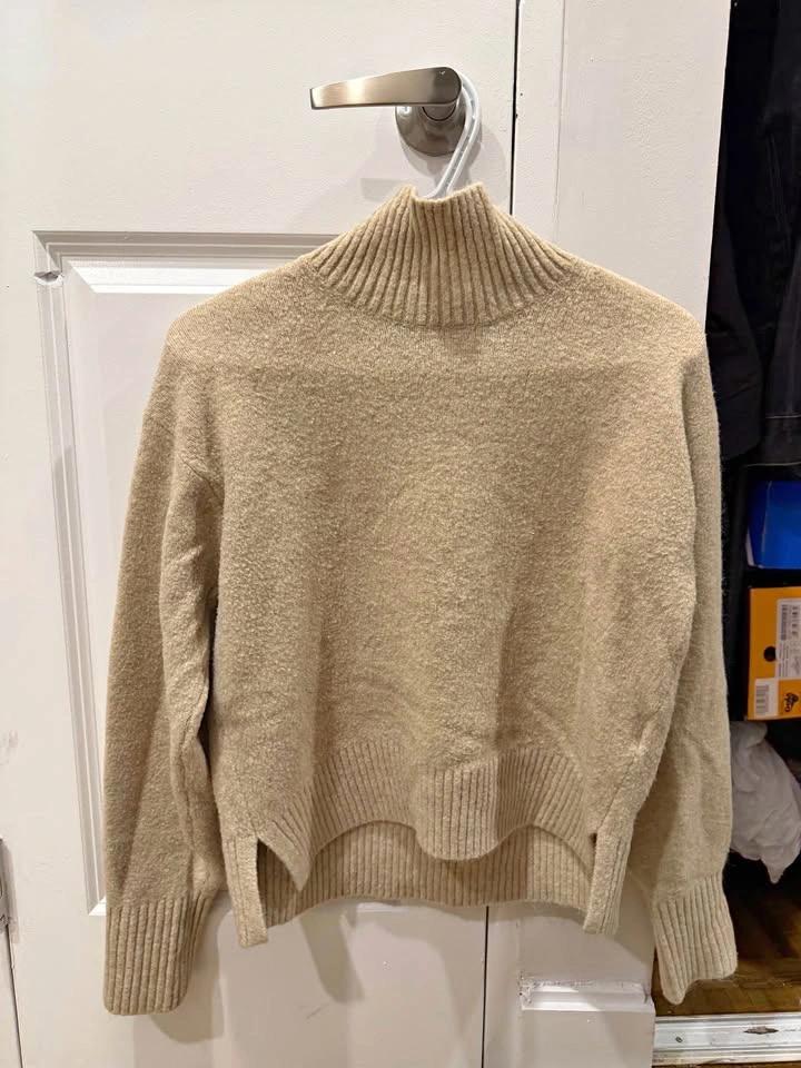 Uniqlo Neck Sweater | Woman | Size XS