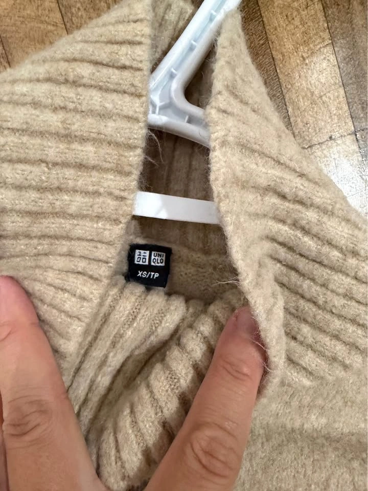 Uniqlo Neck Sweater | Woman | Size XS - photo 2