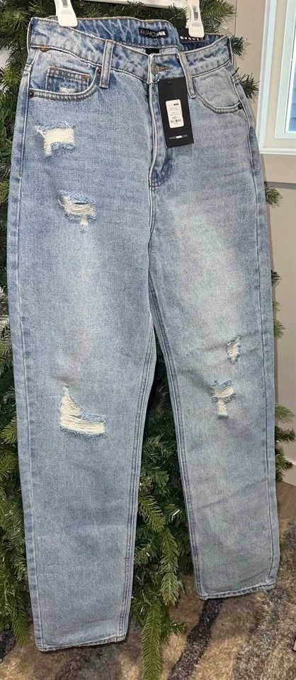 NEW Fashion Nova Light-Wash Ripped Jeans – Size 1