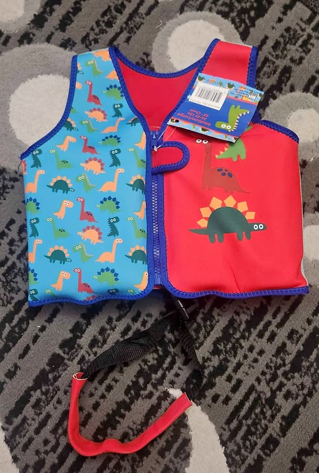 Swim vest Medium/large BNWT