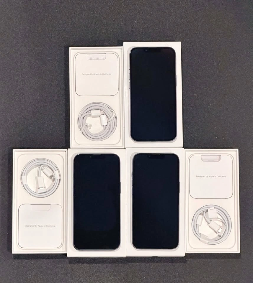 Three New, Unused Apple iPhone 14's - Please Read! - photo 2