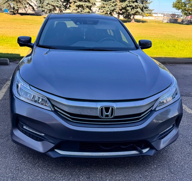 2016 Honda Accord Touring - photo 2