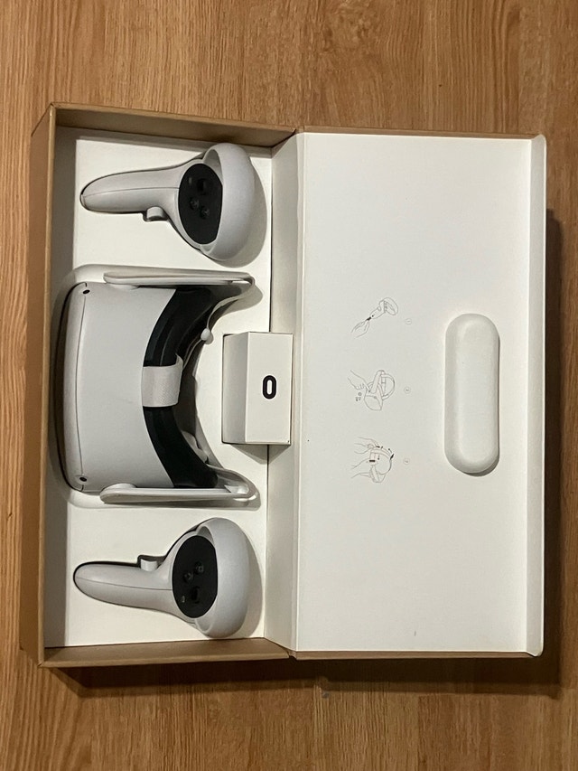 Meta Quest 2 64GB VR Headset -Controllers + Original box