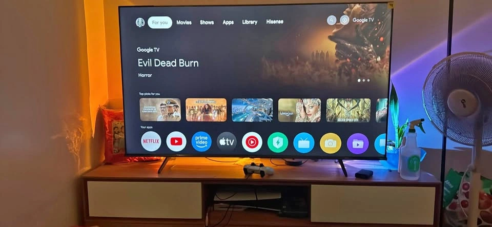 Hisense 65" QLED UHD LED TV & Hardwood TV Stand