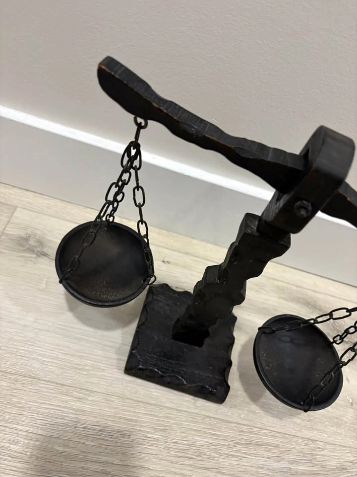 Spanish rustic wooden scales Hand carved Vintage - photo 2