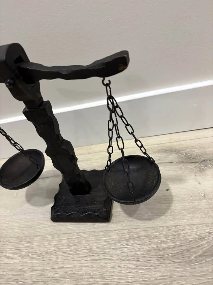 Spanish rustic wooden scales Hand carved Vintage - photo 3