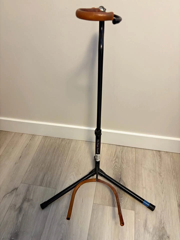 Guitar stand On Stage Stands