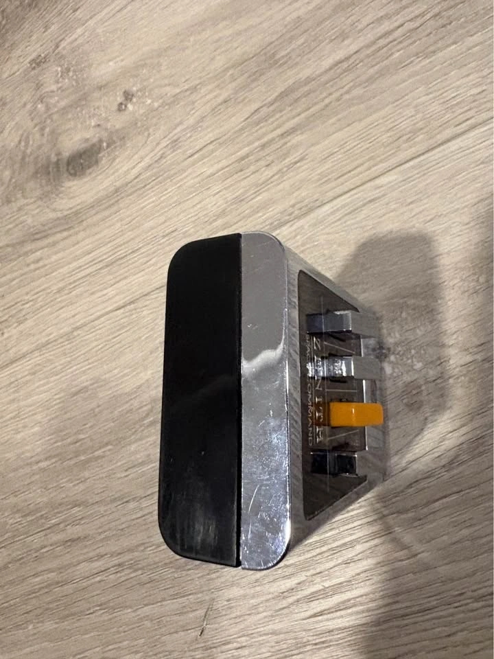 Zenith space command remote clicker - photo 4