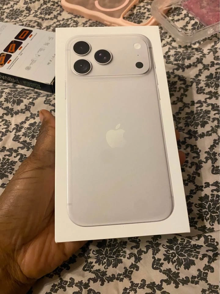 iPhone 18 pro max 256gb unlocked