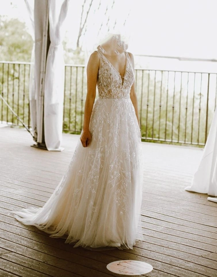 Pronovias Elara Wedding Gown - Petite/Street size 0-2 - photo 5