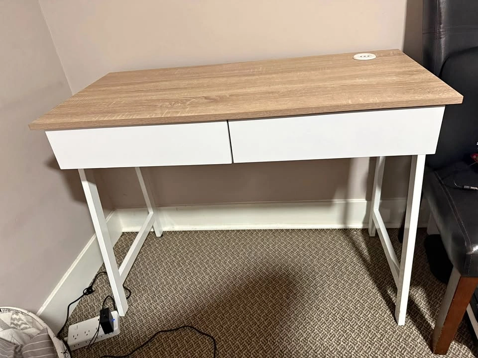 Mainstays 2-Drawer Computer Desk with USB – Natural/White