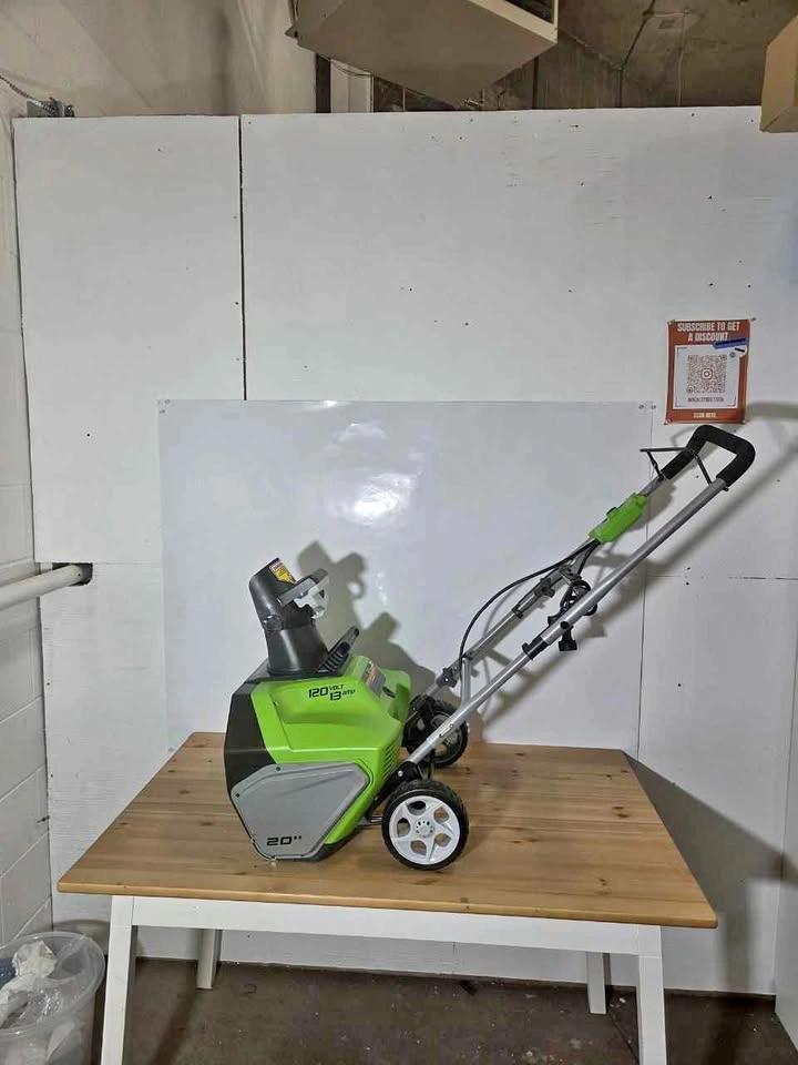 Greenworks 20" Corded Snow Thrower 13 Amp