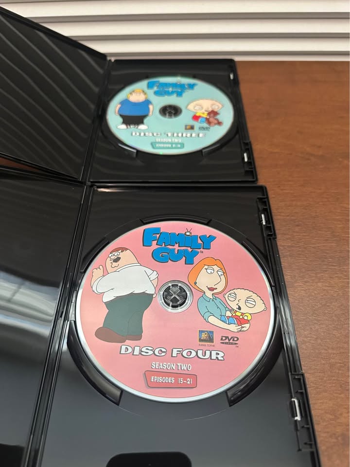 Family Guy Volume 1 DVD Set – Seasons 1 & 2 – 4 Discs - photo 2