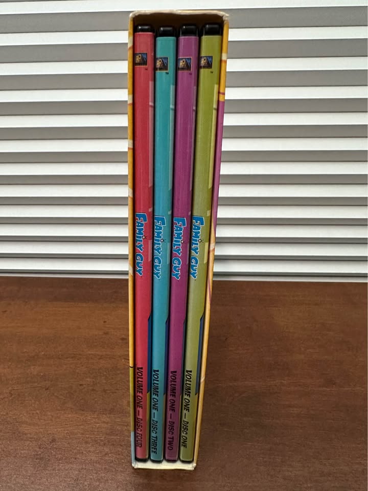 Family Guy Volume 1 DVD Set – Seasons 1 & 2 – 4 Discs - photo 3