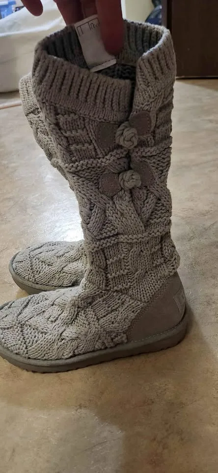Knitted ugg boots size 5 womens