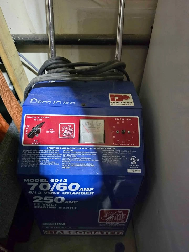 Associated 6012 Heavy-Duty Battery Charger / 250A Engine Start