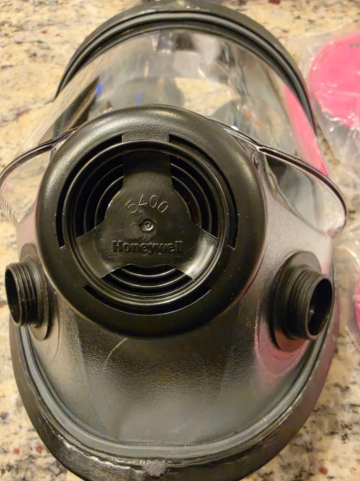 Brand New Honeywell 5400 Full Face Mask with Filters - photo 2