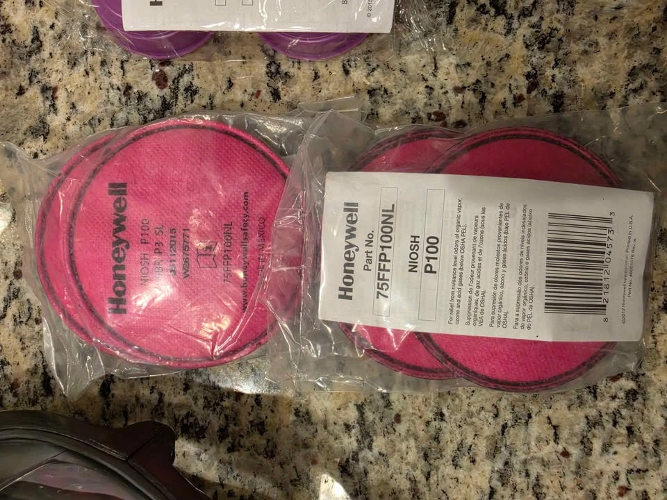 Brand New Honeywell 5400 Full Face Mask with Filters - photo 5