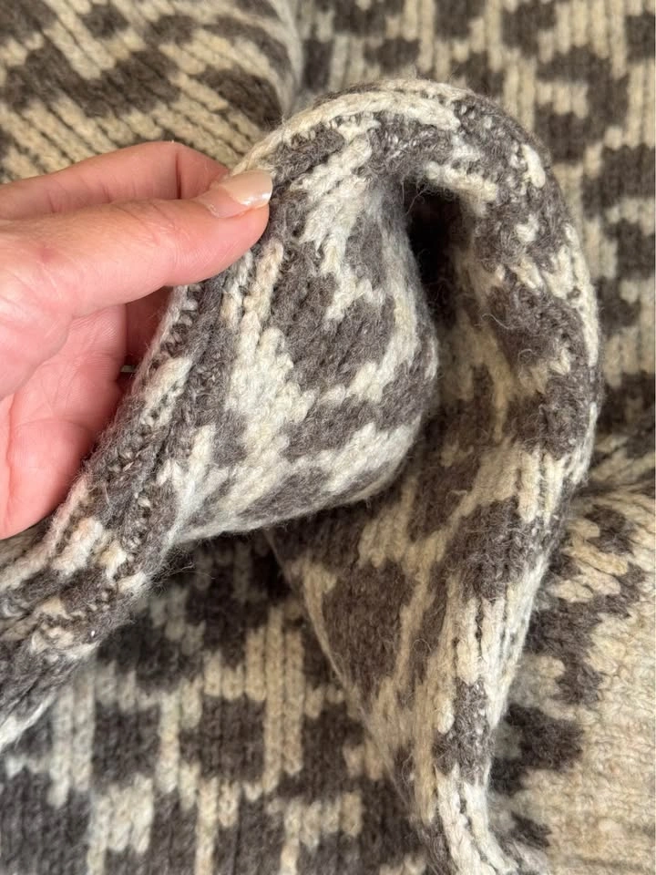 Old Navy Leopard Print Knit Sweater Size L - photo 4