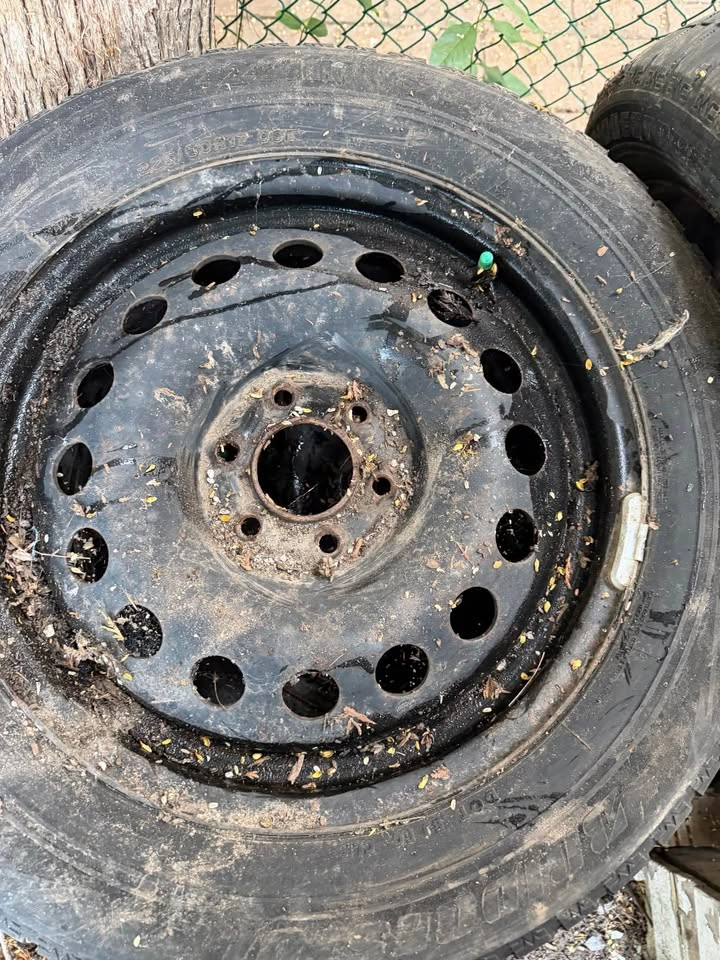 4 steel tire rims size- 225 60 R 17 - photo 4