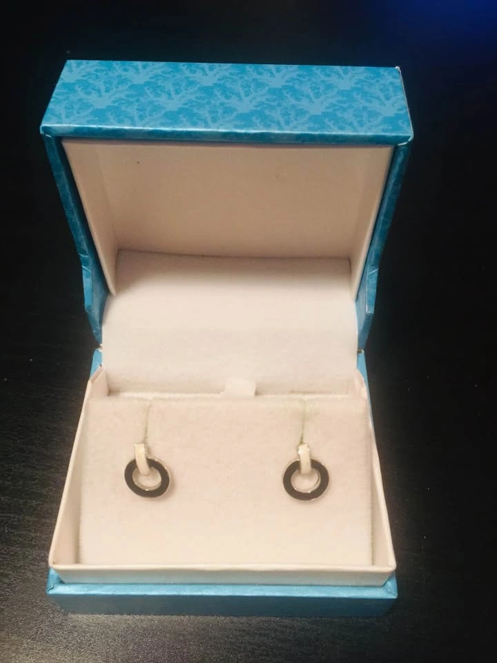 Gorgeous Stud Earrings - photo 3