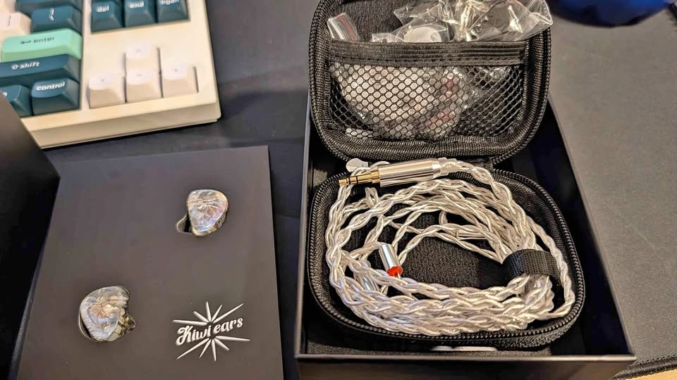 Kiwi Ears Orchestra Lite (Clear) 8BA IEM Earphones