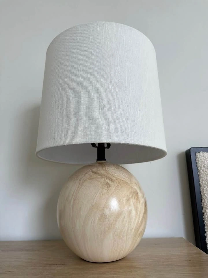 Elegant Ceramic Table Lamp - photo 2