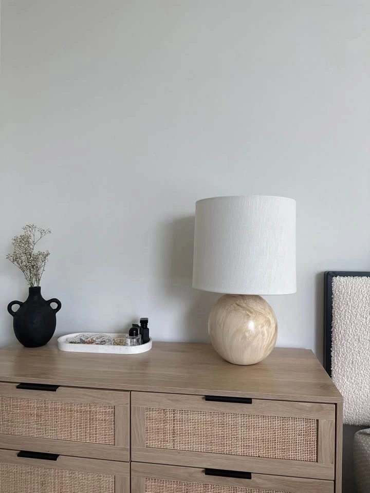 Elegant Ceramic Table Lamp - photo 3
